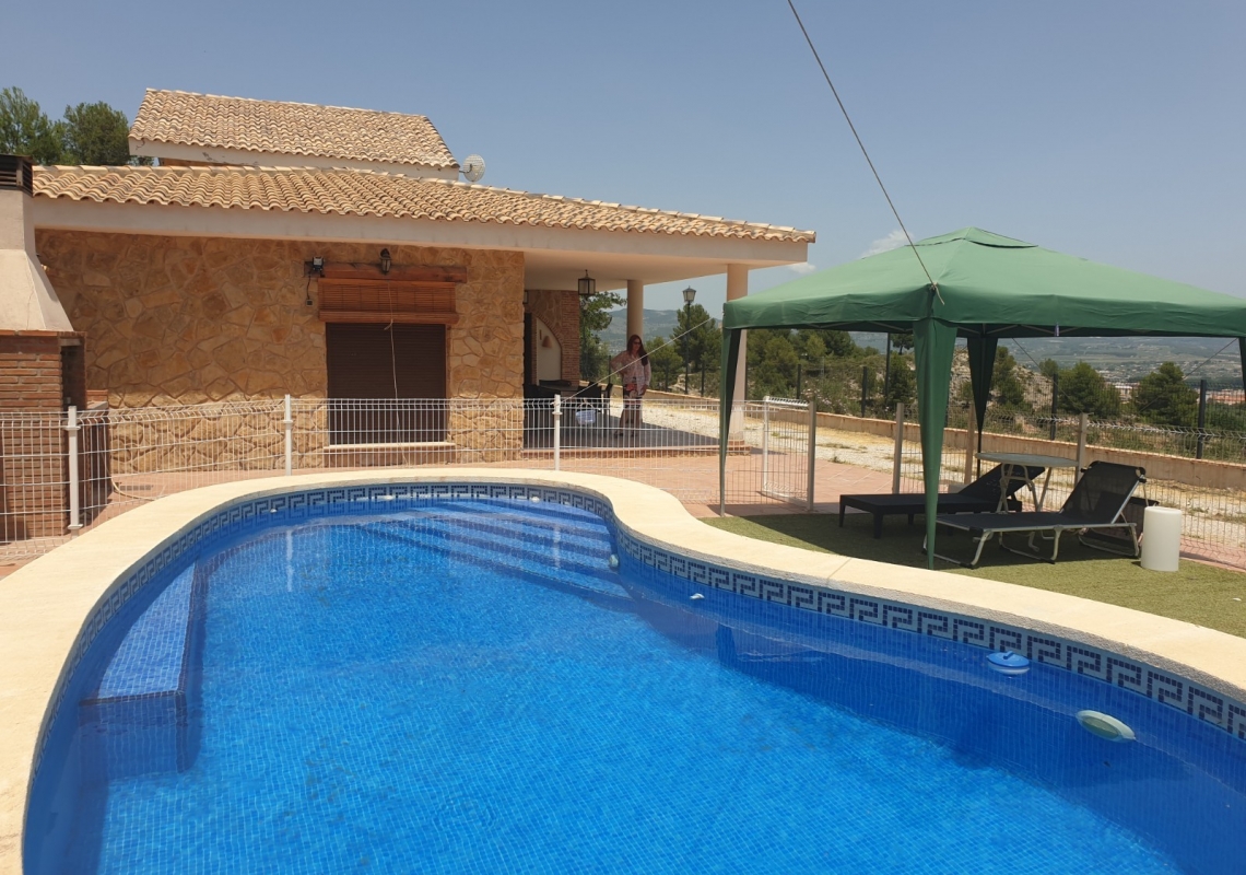 Rent - Villa - Alicante - Castalla