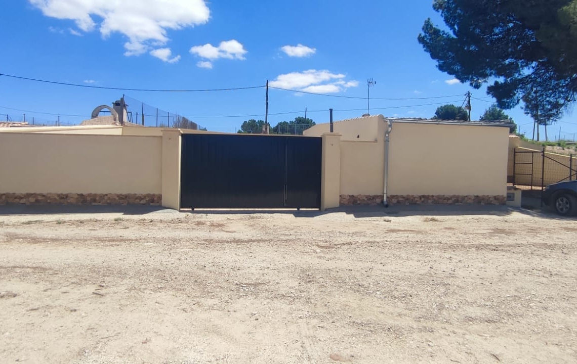 Rent - Villa - Pinoso