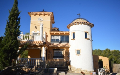 Villa - Rent - Castalla - Castalla