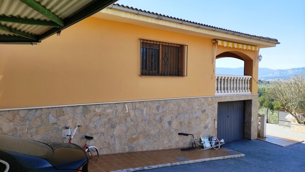  Sale - Villa - Benillup