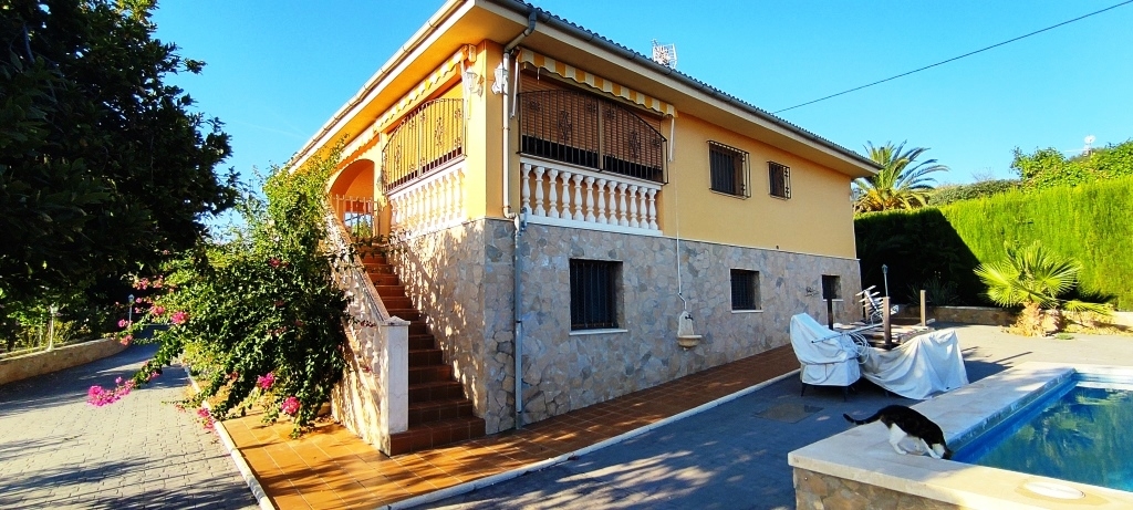  Sale - Villa - Benillup