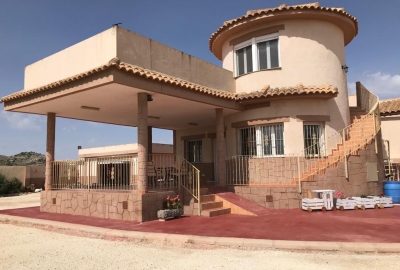 Villa - Te koop - Pinoso - 