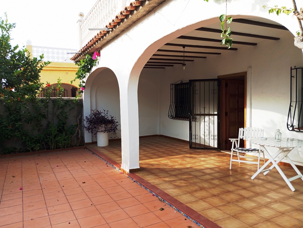 Na sprzedaż - Villa - Oliva